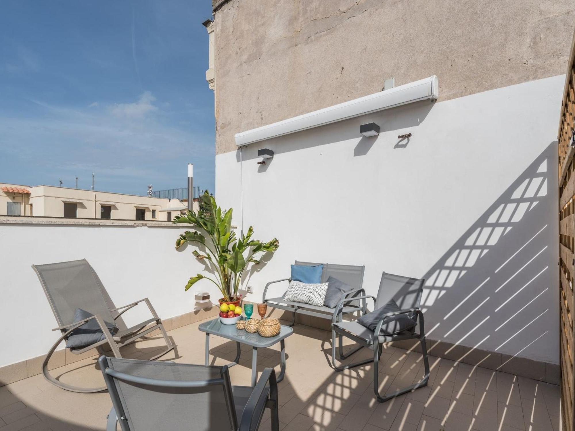 The Best Rent - Beautiful With Terrace Near Colosseo Rom